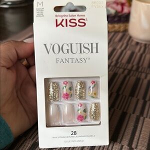 Kiss Gold Glitter and Floral Press-On Nails